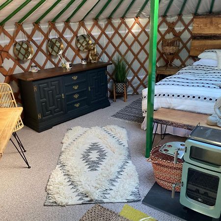 O Dan Y Coed Luxury Yurt With Hot Tub Hotel Chwilog Luaran gambar