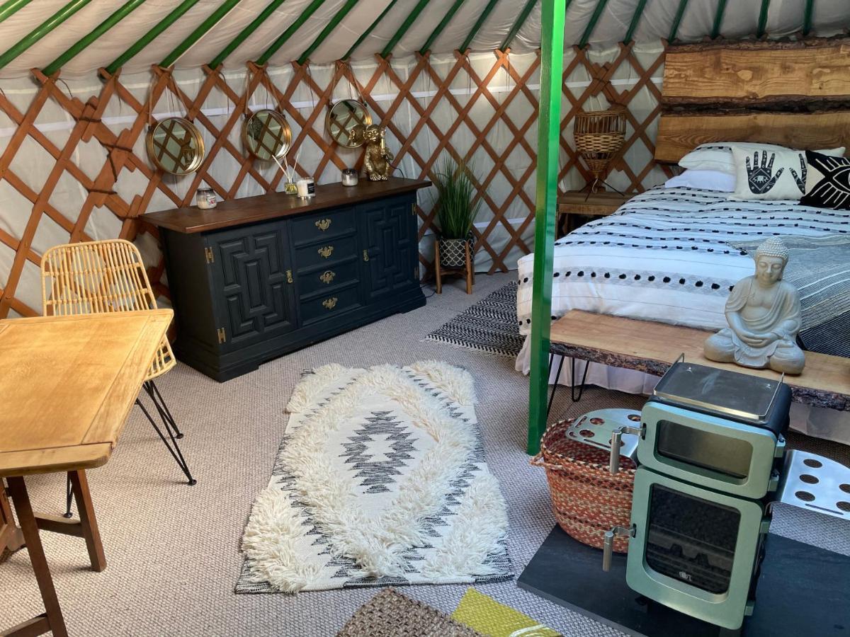 O Dan Y Coed Luxury Yurt With Hot Tub Hotel Chwilog Luaran gambar