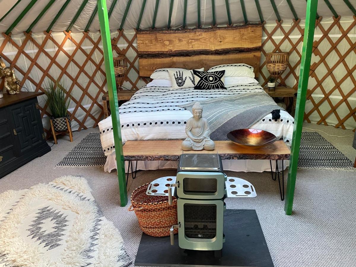 O Dan Y Coed Luxury Yurt With Hot Tub Hotel Chwilog Luaran gambar