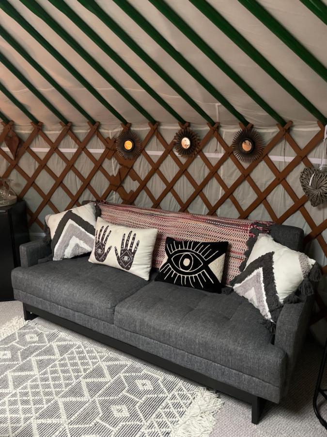 O Dan Y Coed Luxury Yurt With Hot Tub Hotel Chwilog Luaran gambar